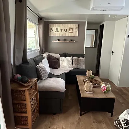 Mobilhome 4 Saison مكان تخييم *